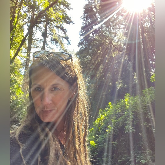 Hi ! I’m Kimi - Picture 4 of 5